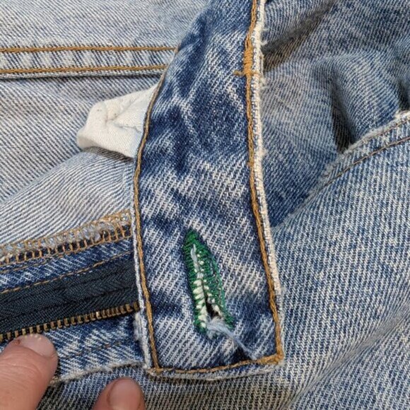 Vintage Tommy Hilfiger Tommy Jeans 90's Men Size 33 Distressed - Picture 6 of 15